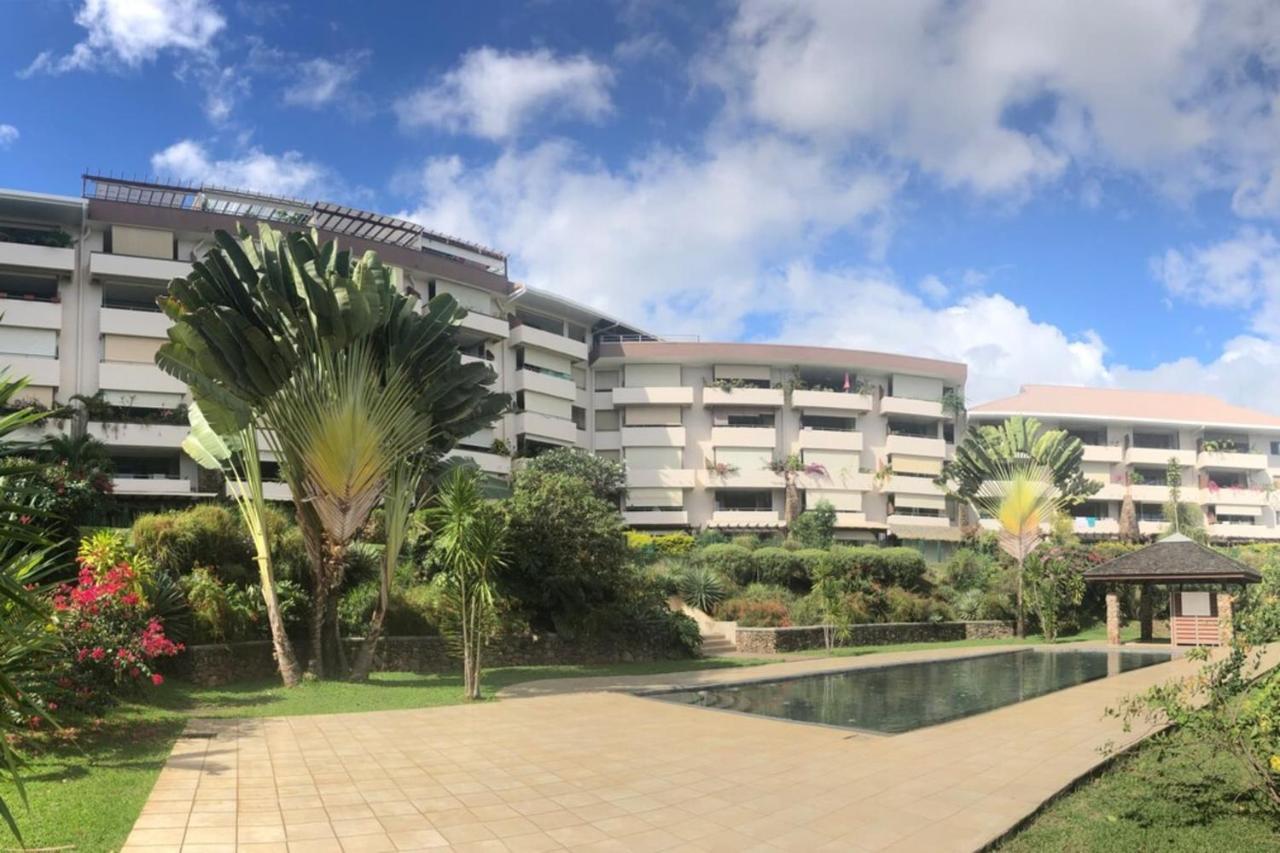 Naia Lodge Arue  Buitenkant foto